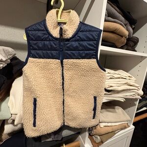 Vineyard vines boy’s vest size 7